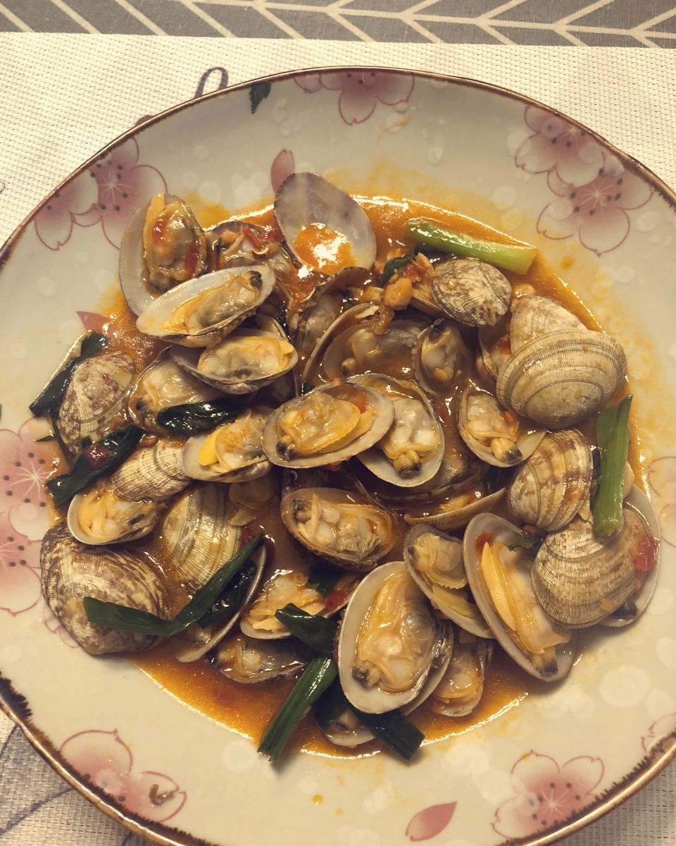 花蛤这么处理，快速干净还不腥，鲜嫩入味完胜外面饭店卖的