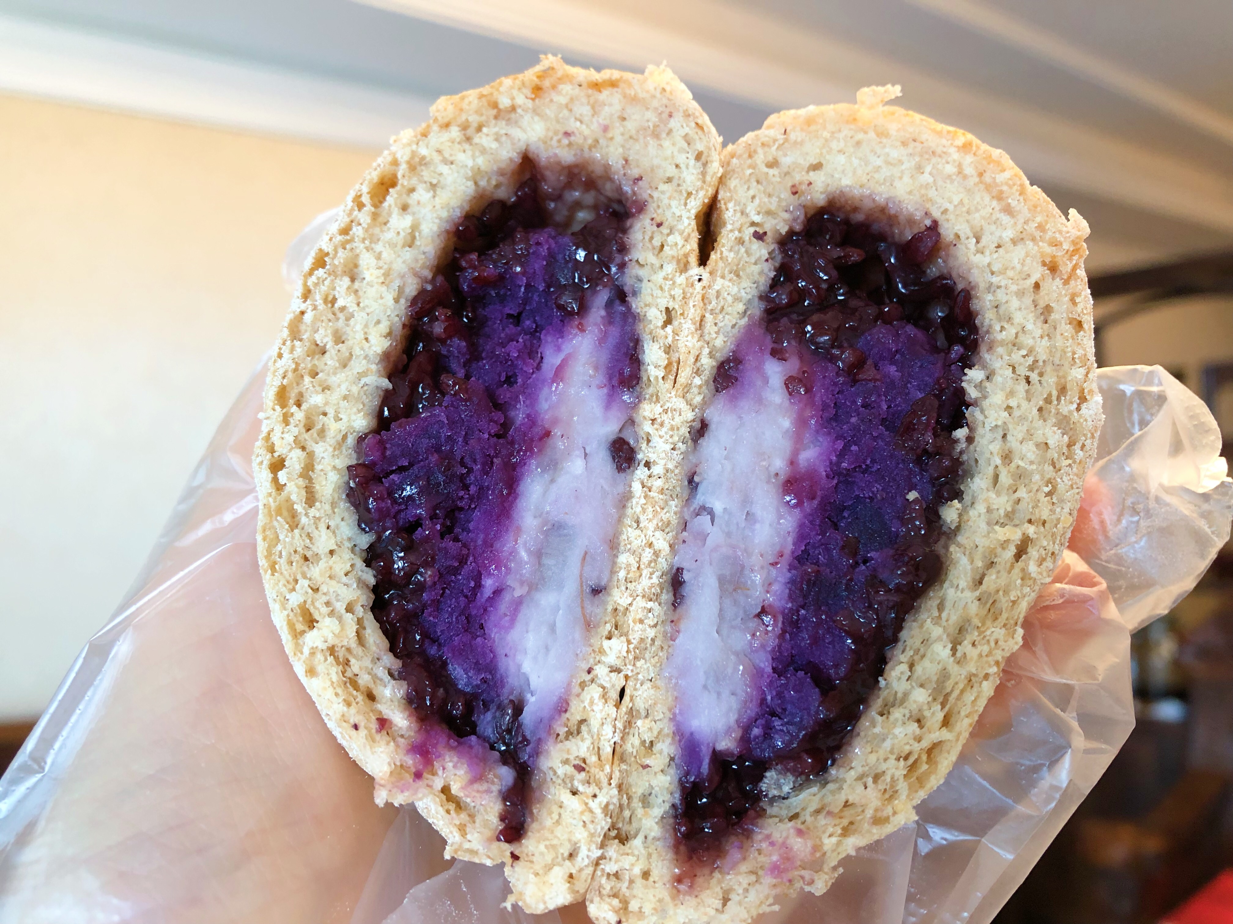 无油无糖纯全麦芋泥紫薯紫米面包