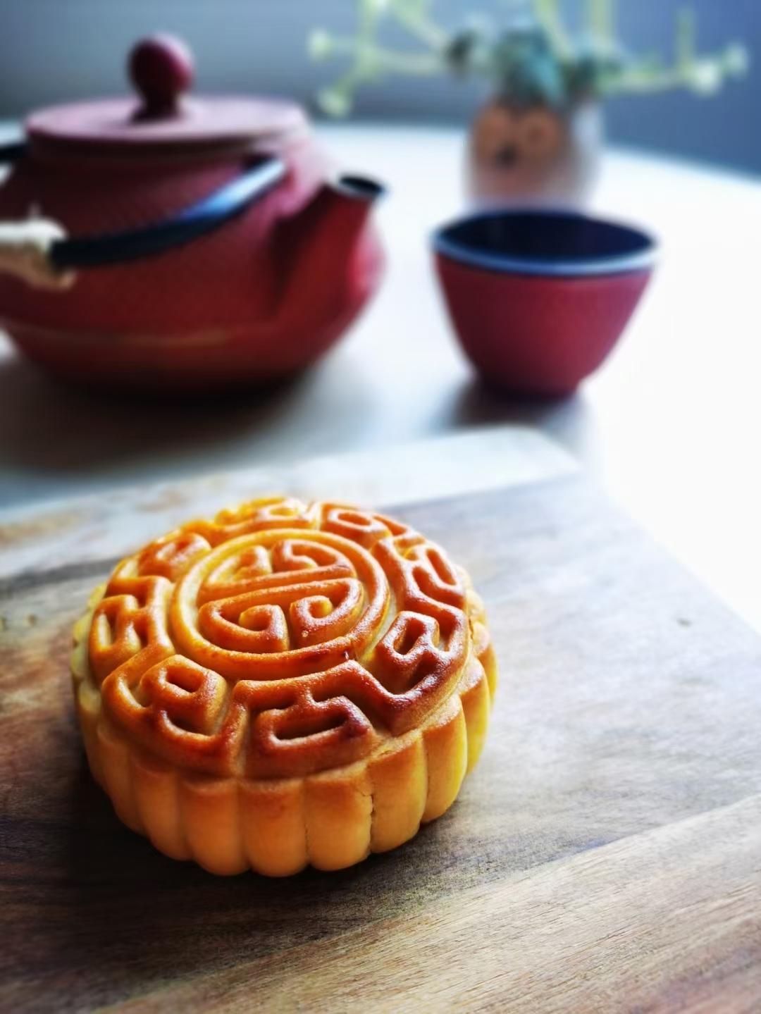 广式月饼—蛋黄莲蓉月饼