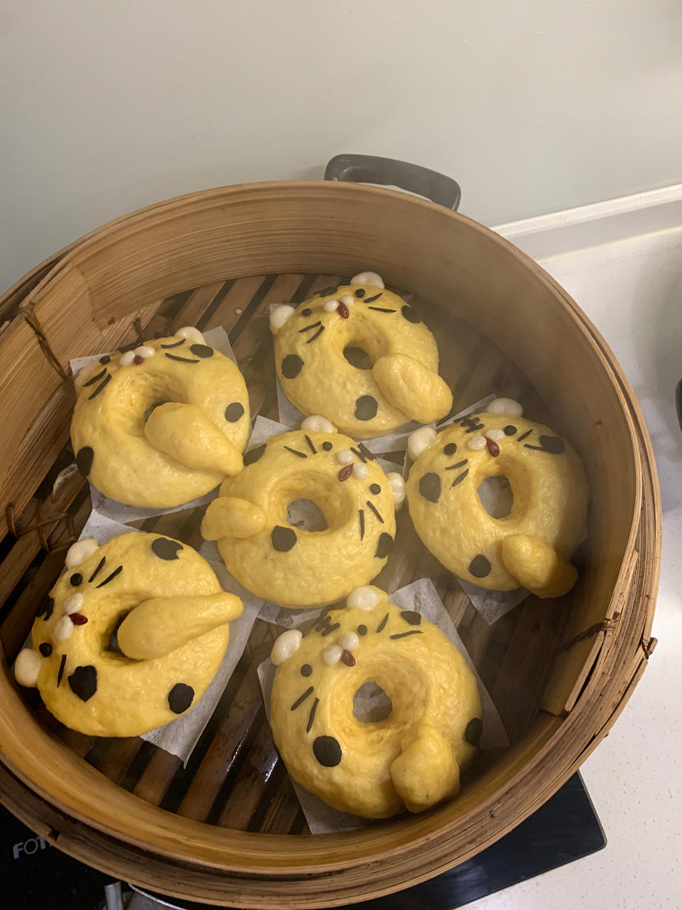 萌虎甜甜圈