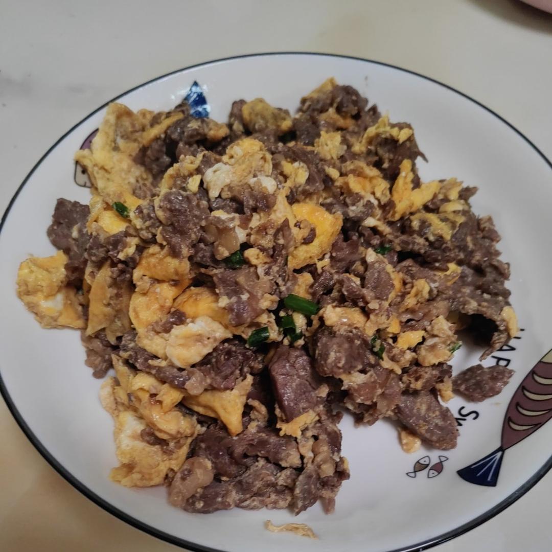 滑蛋牛肉，牛肉滑嫩，鸡蛋松软