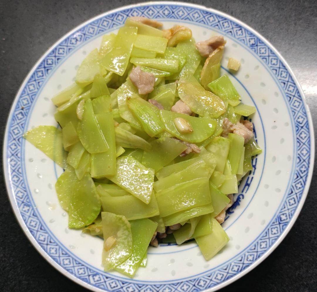 青笋炒肉（不用料酒肉也能又嫩又不腥气）