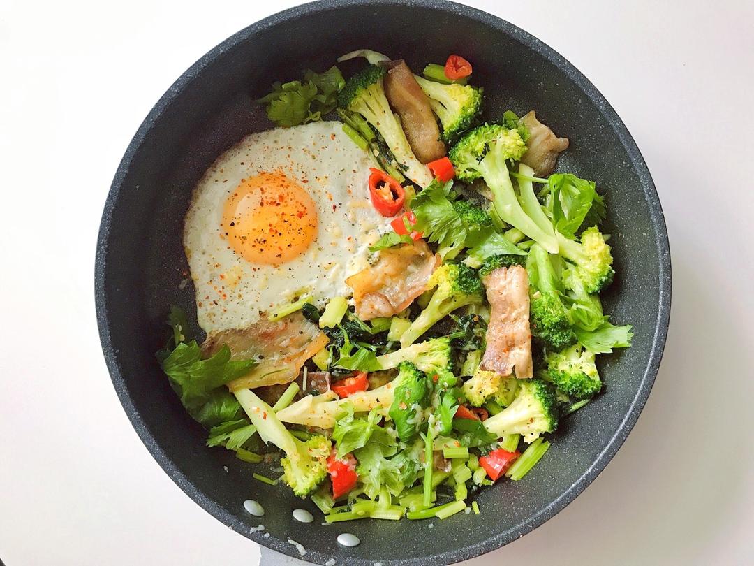 粗纤蔬菜酸奶芝士培根煎蛋