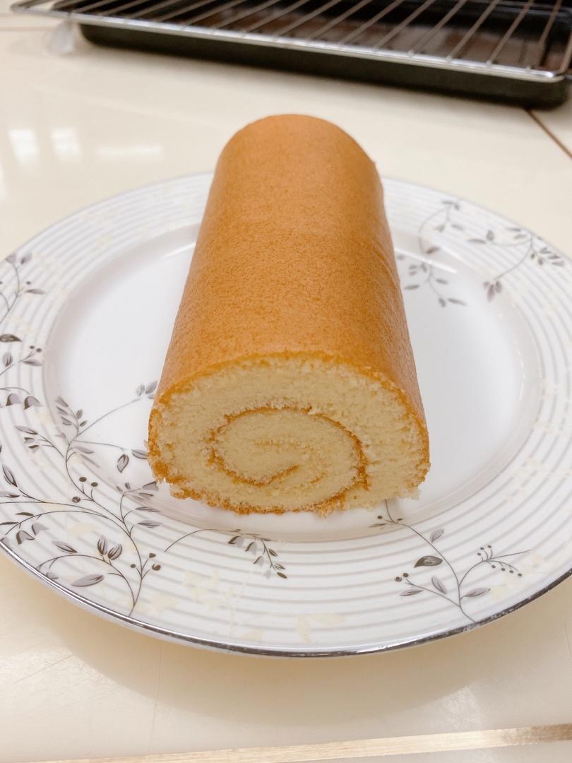 奥特曼与小胖丁做的原味蛋糕卷