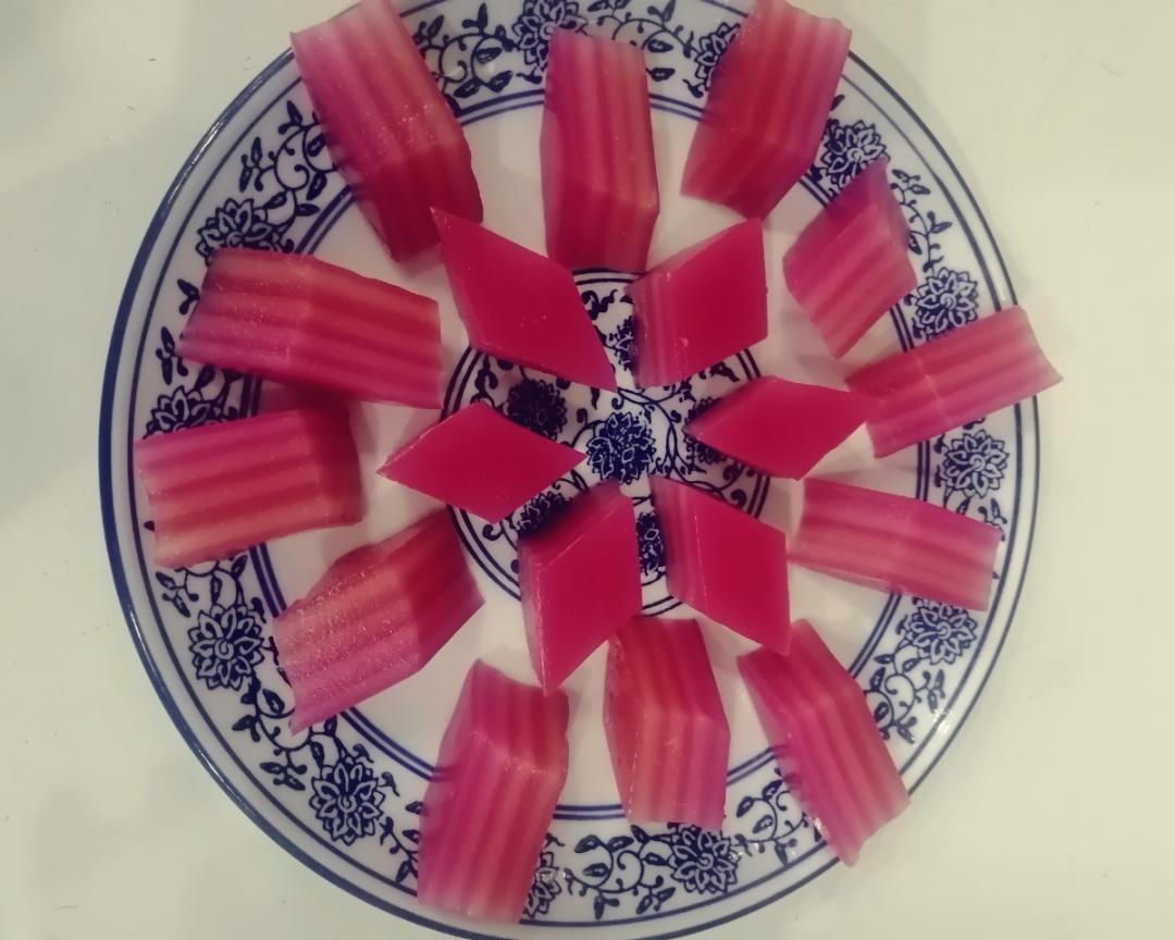 火龙果椰汁千层糕（木薯粉）的做法