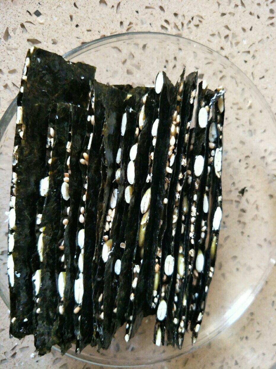 芝麻夹心海苔脆
