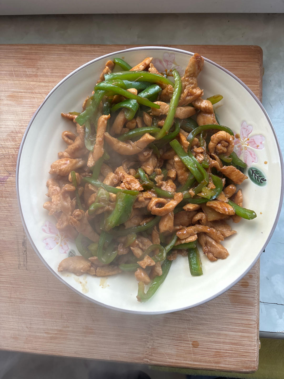 巨好吃的青椒炒鸡胸肉丝，超下饭