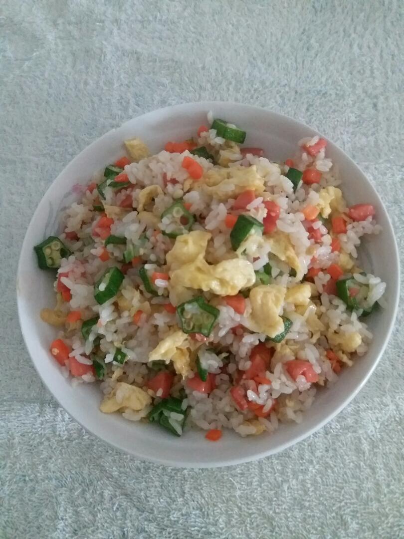 粒粒炒饭（米饭不粘粒粒分明的方法）