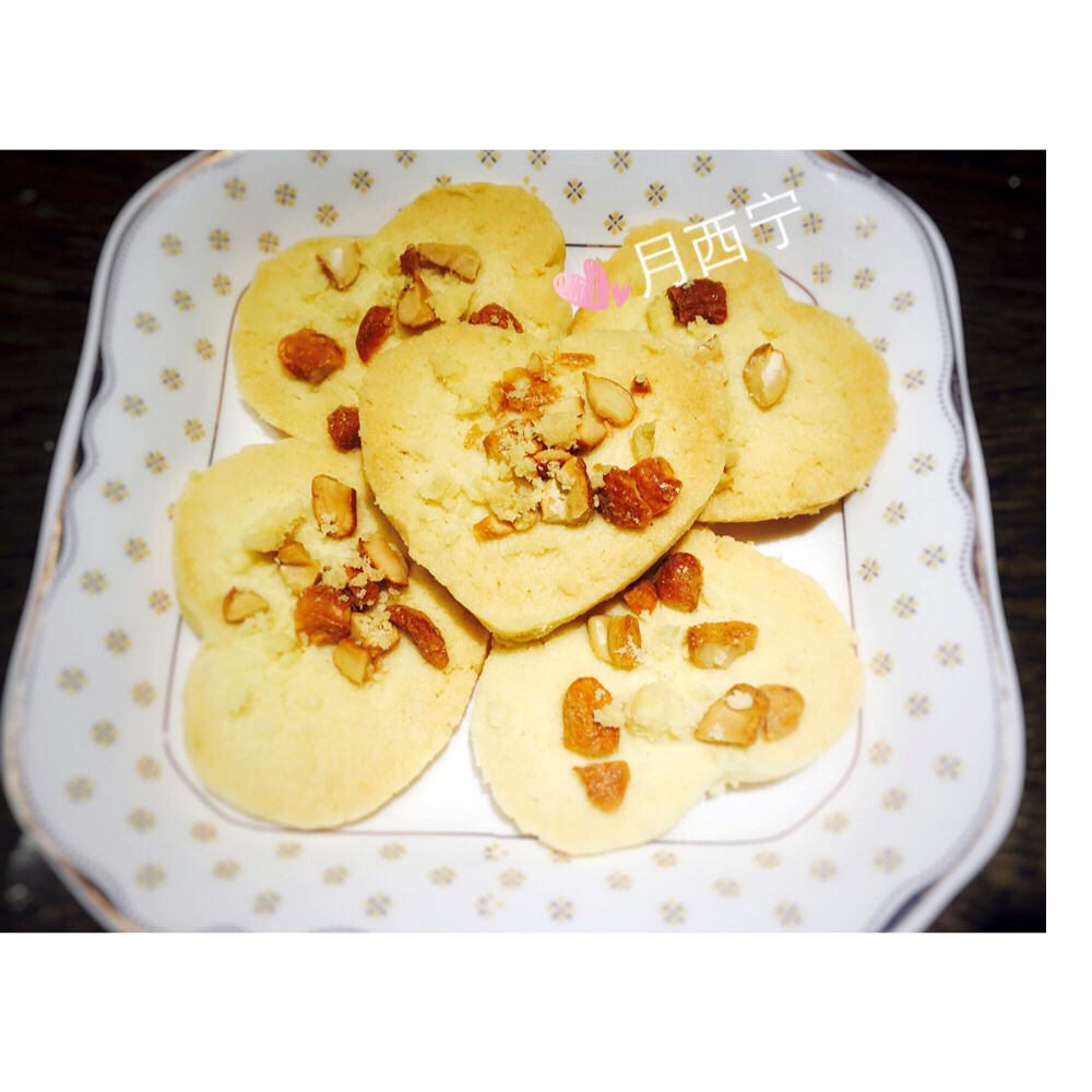 坚果小脆饼
