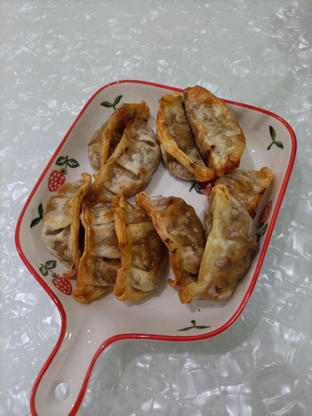 用空气炸锅炸水饺