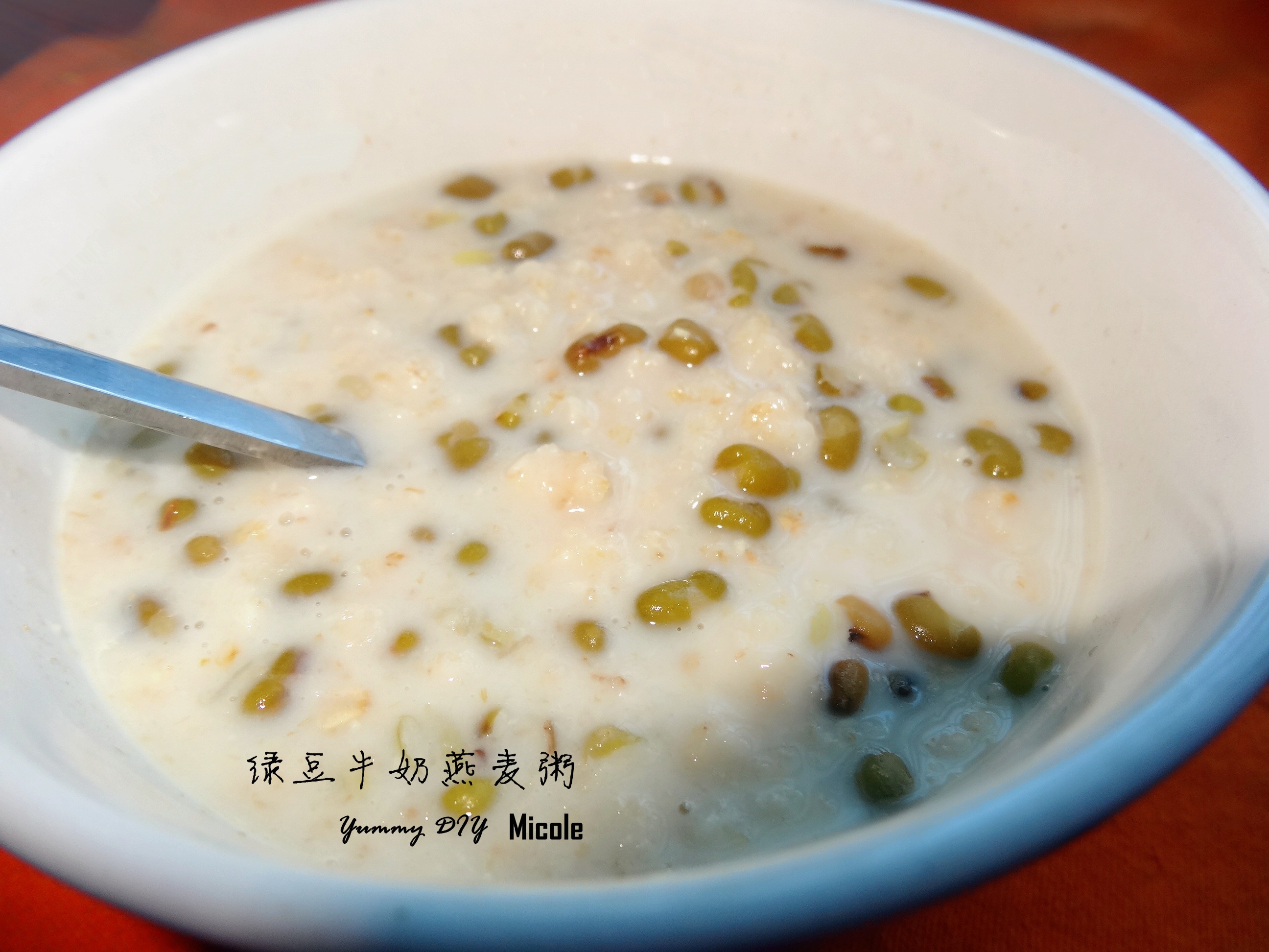 牛奶燕麦红豆粥