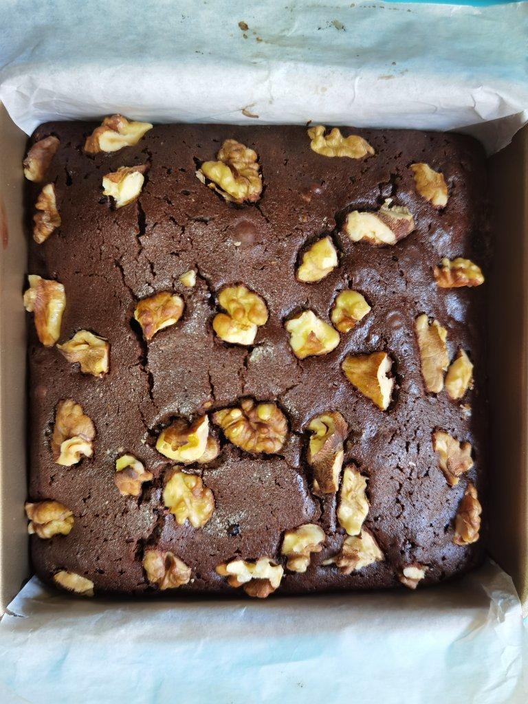 香味浓郁的巧克力布朗尼蛋糕