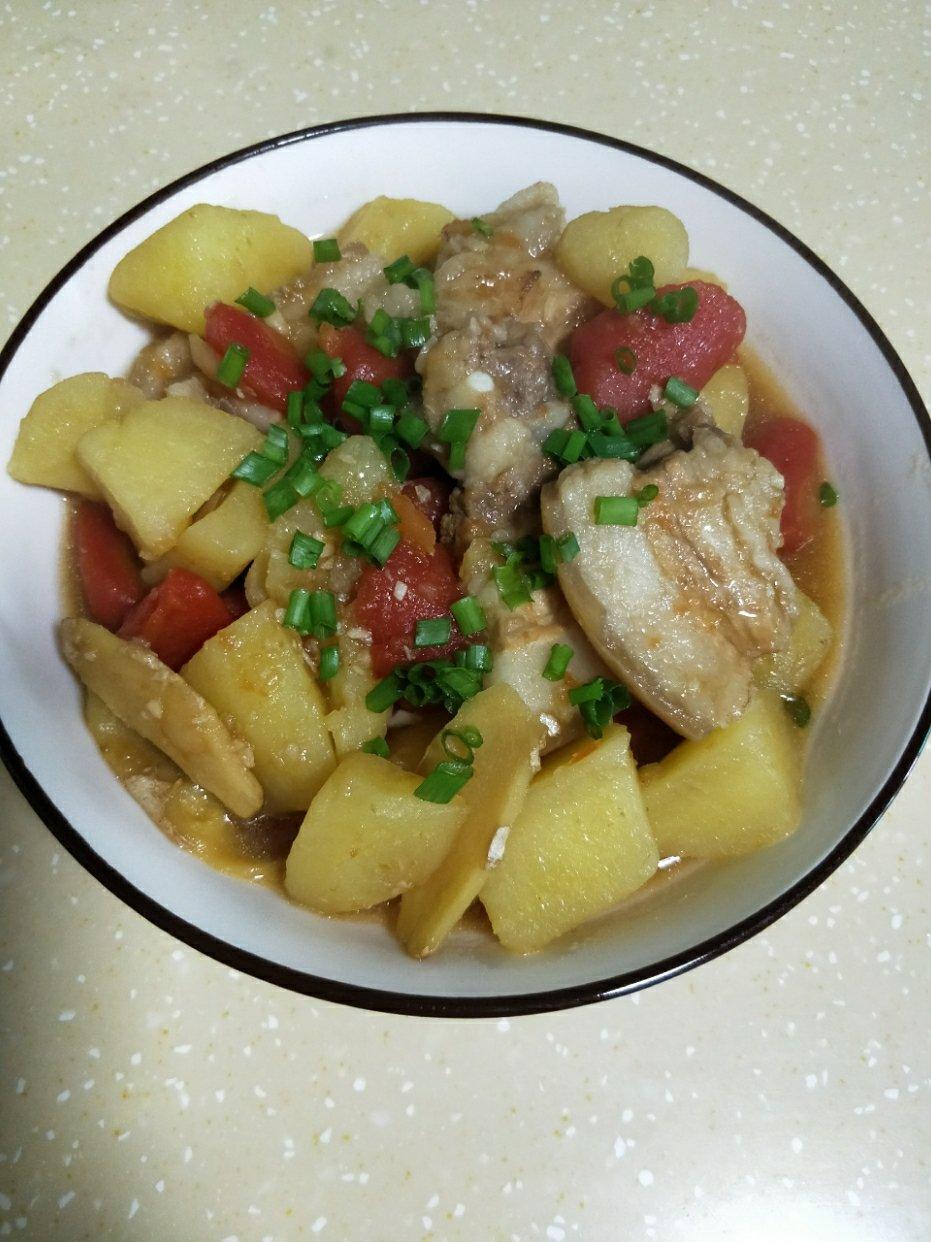 土豆胡萝卜炖肉