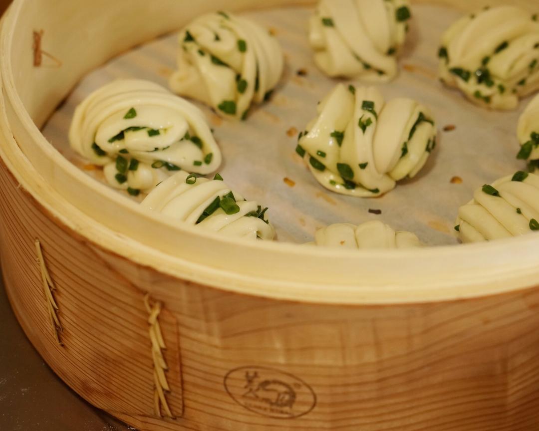 快手一次发酵牛奶馒头/花卷（厨师机揉面）的做法