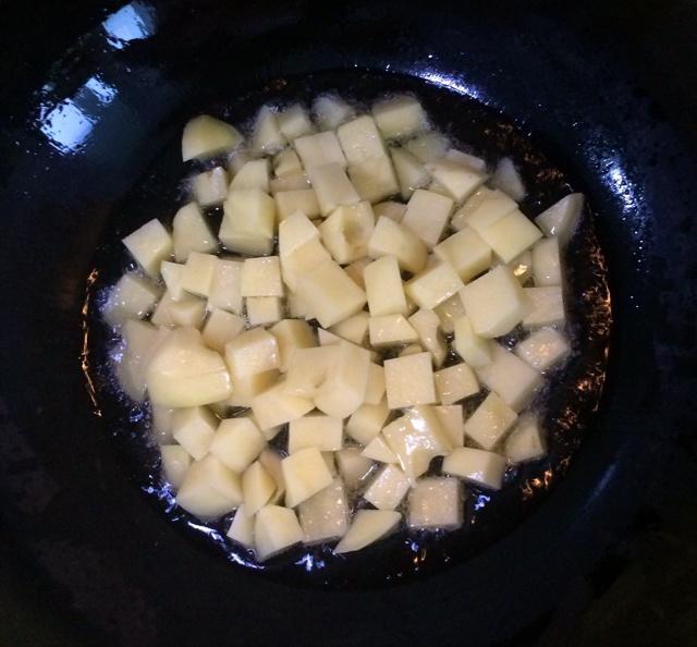 大碗土豆的做法 步骤3