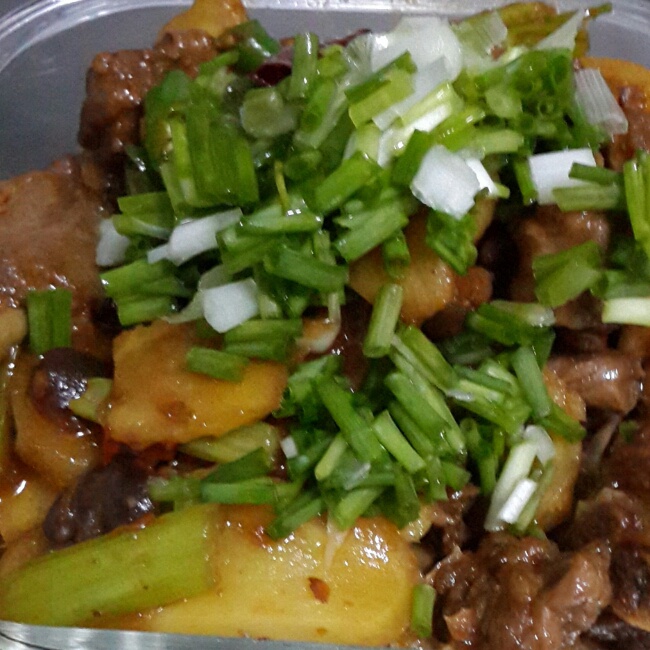 子姜焖鸭煲