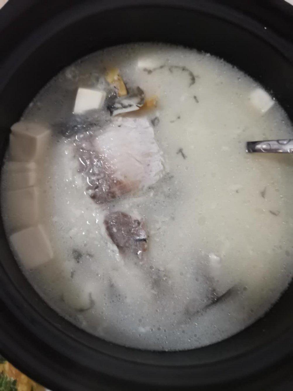 鲫鱼豆腐汤