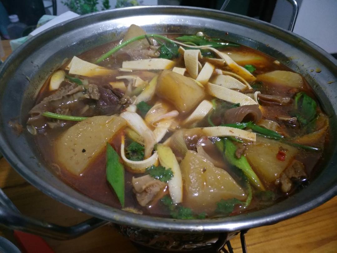 晚餐2017年12月22日        #晚餐2017年12月22日#隔板肉火锅    1年