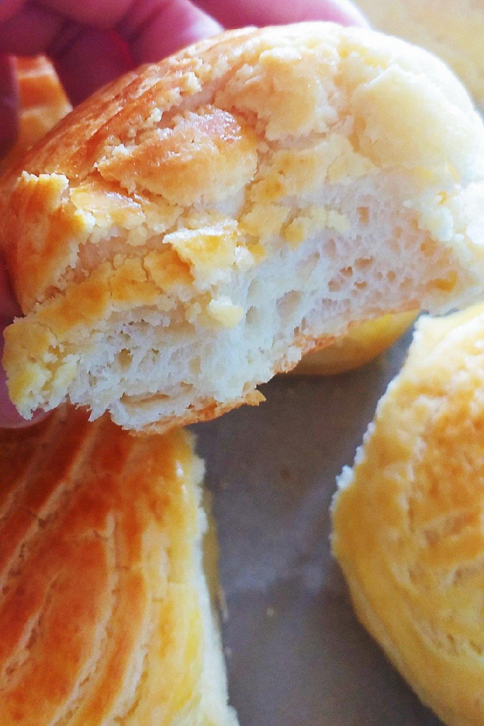 好吃到炸裂的港式菠萝包（附带制作酥皮的小视频）