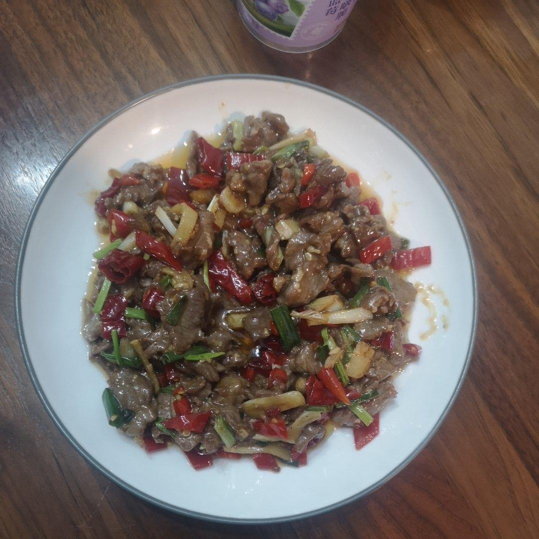 小炒牛肉（肉嫩味香）
