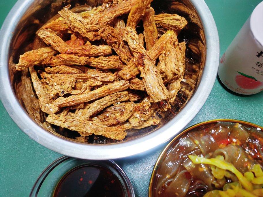 【放心自制辣条】香辣酥脆，宅家自己做