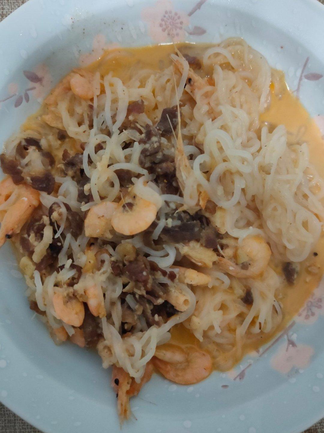 （不用奶油的）白汁培根意面