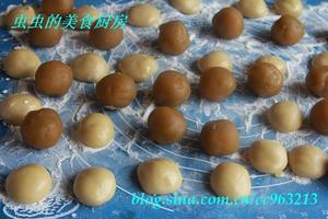 传统广式蛋黄莲蓉月饼的做法 步骤5