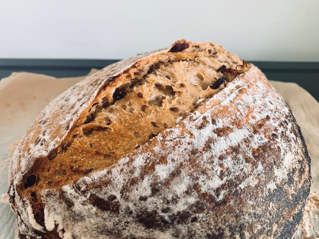 法式 亚麻籽蔓越莓欧包