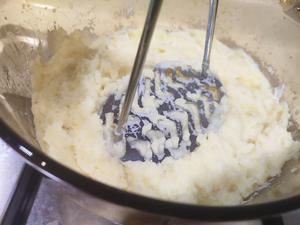 超级简单的肯德基版黑胡椒酱汁土豆泥的做法 步骤3