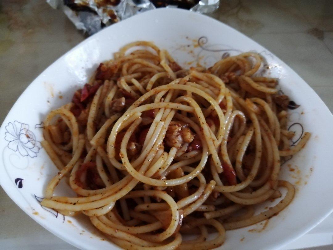 番茄肉酱意大利面