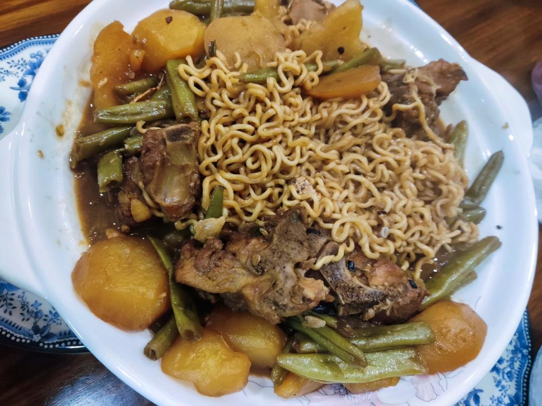 硬菜代表--排骨炖豆角土豆（豆角焖面胚子）