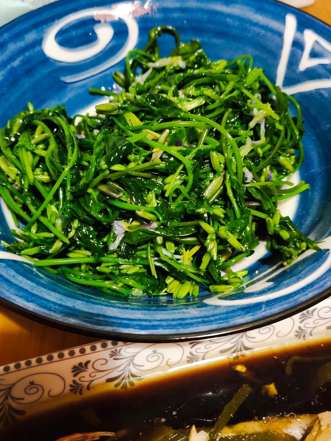 凉拌二月兰