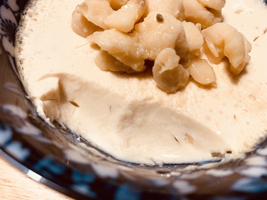 双皮奶（科学方子：淡奶油兑牛奶以假乱真乳脂达到8%的水牛奶，在家轻松做出正宗顺德味儿）