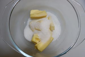 蔓越莓椰蓉花环面包的做法 步骤1