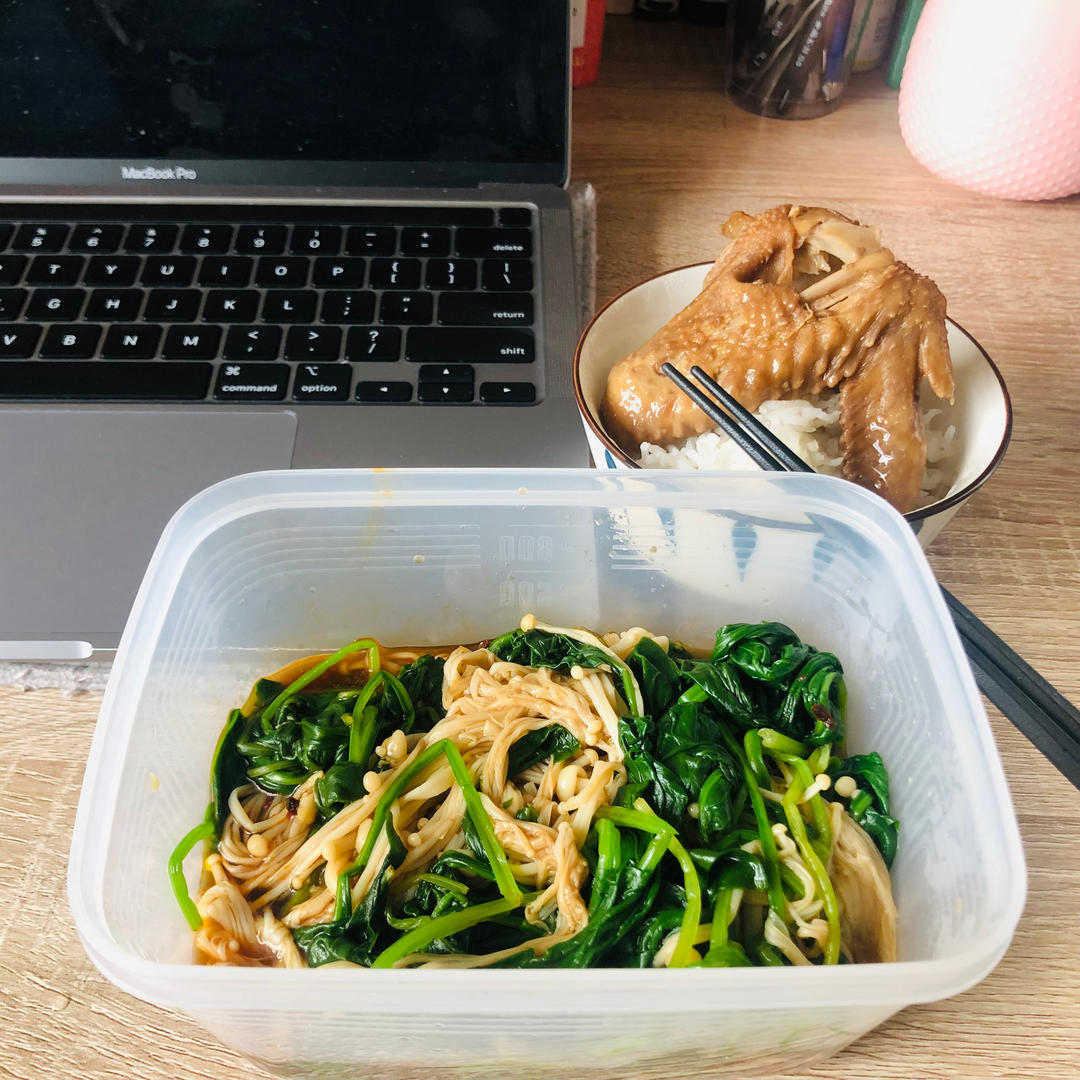 凉拌菠菜金针菇