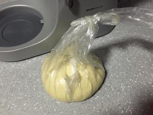 面包分成两天做-淡奶油杏仁餐包（冷藏发酵版）的做法 步骤2