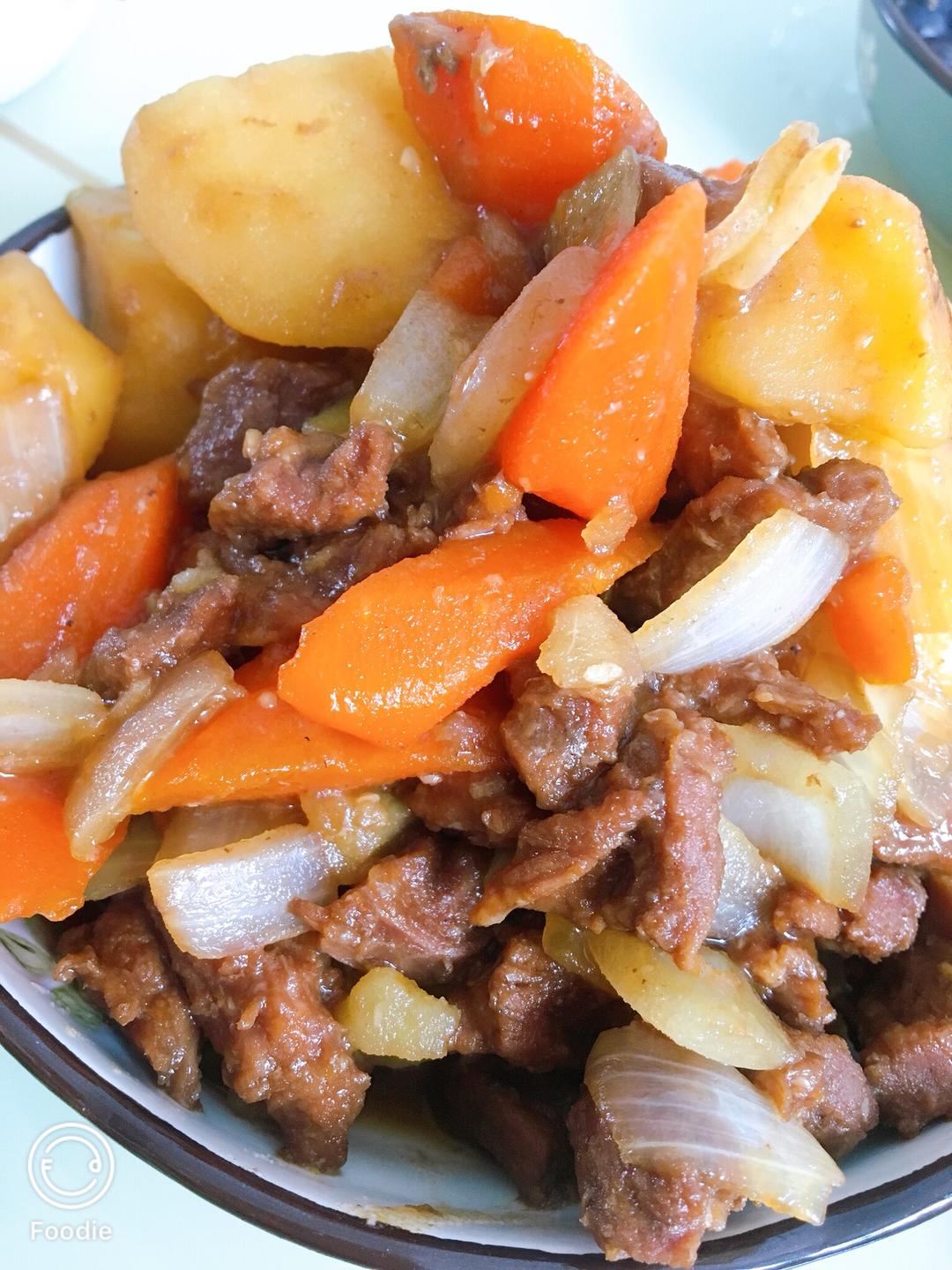 牛肉炖土豆的做法