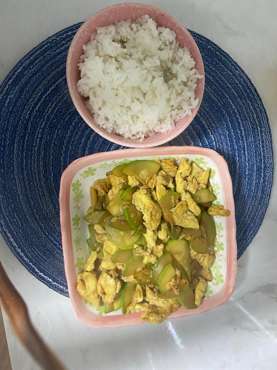 西葫芦炒鸡蛋(从不修图，拒绝夸张)