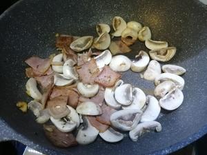 奶油蘑菇意大利面的做法 步骤5
