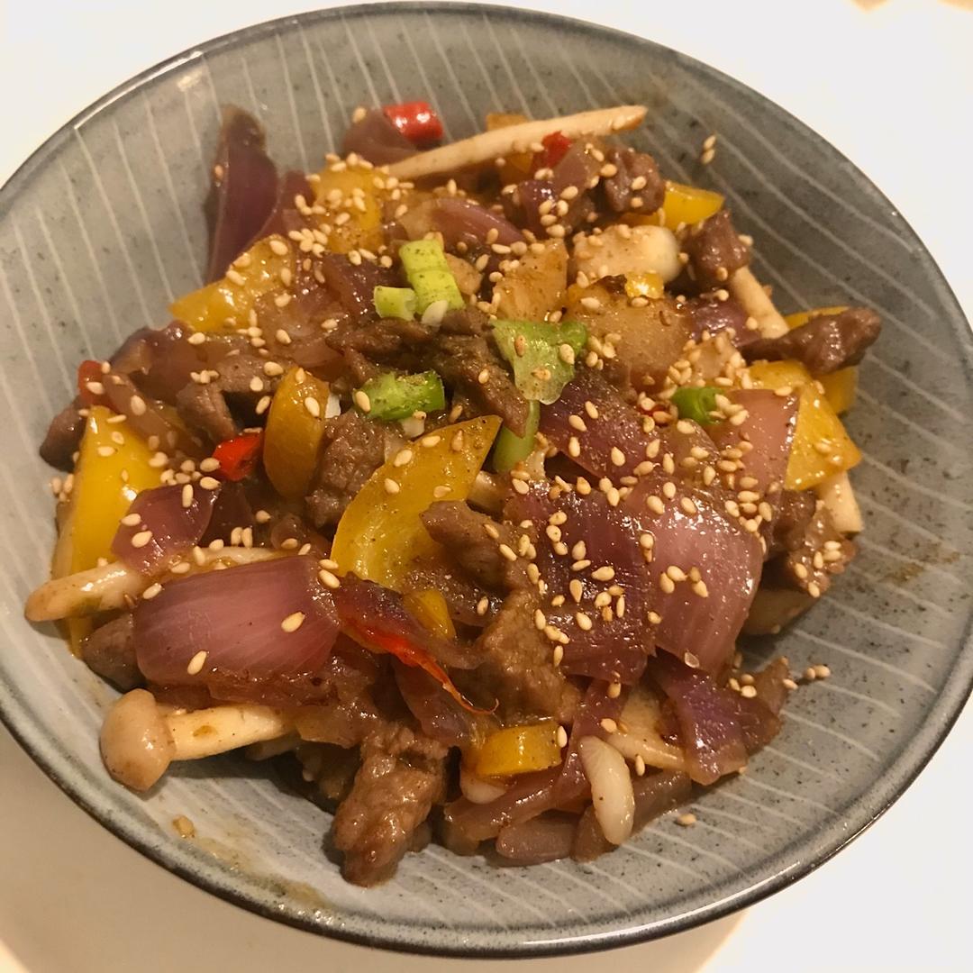 孜然洋葱炒牛肉粒