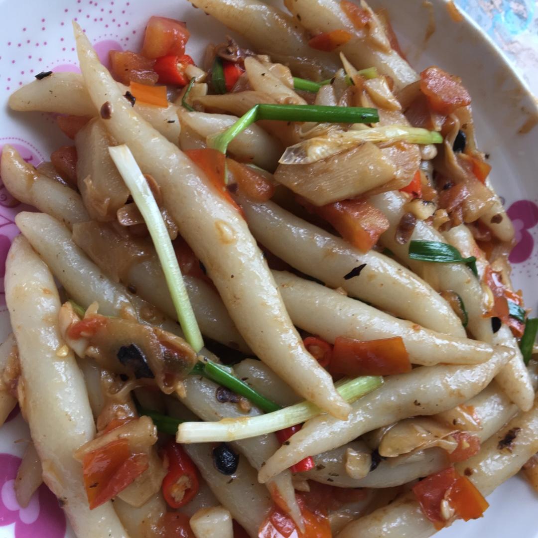 玲子手工美食做的自制老南宁【特色粉虫】&老友炒粉虫