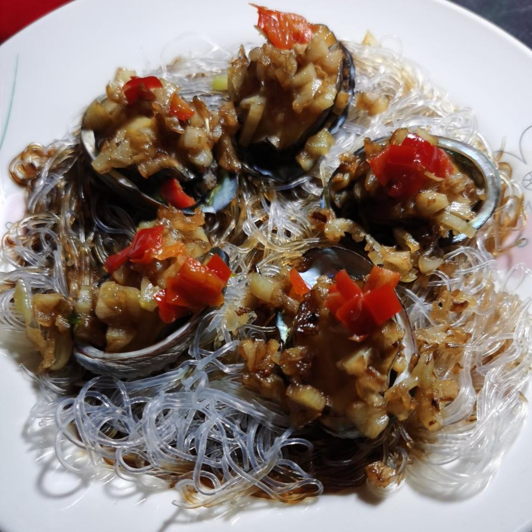 蒜蓉粉丝蒸鲍鱼