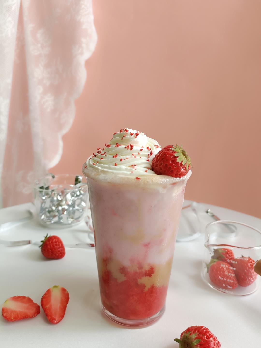 元气满满！草莓拿铁！