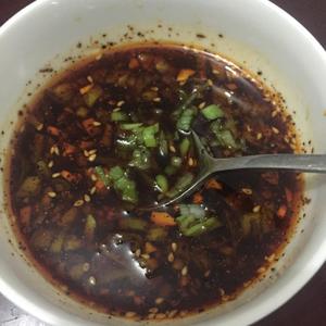 特制饺子辣椒油蘸料的做法 步骤2