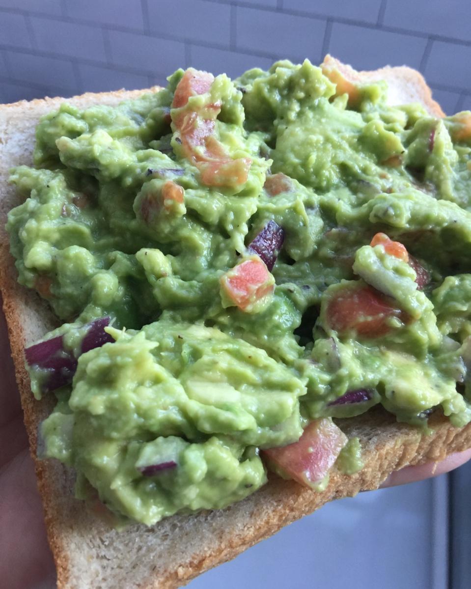 超快速早餐-牛油果鸡蛋卷饼