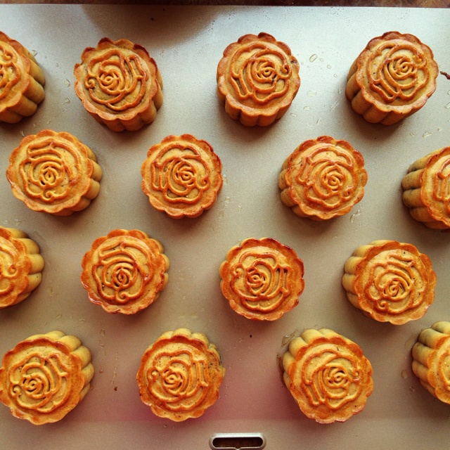 广式月饼——蛋黄莲蓉月饼