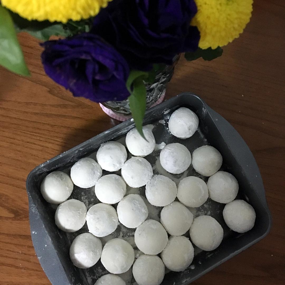 花生黑芝麻汤圆