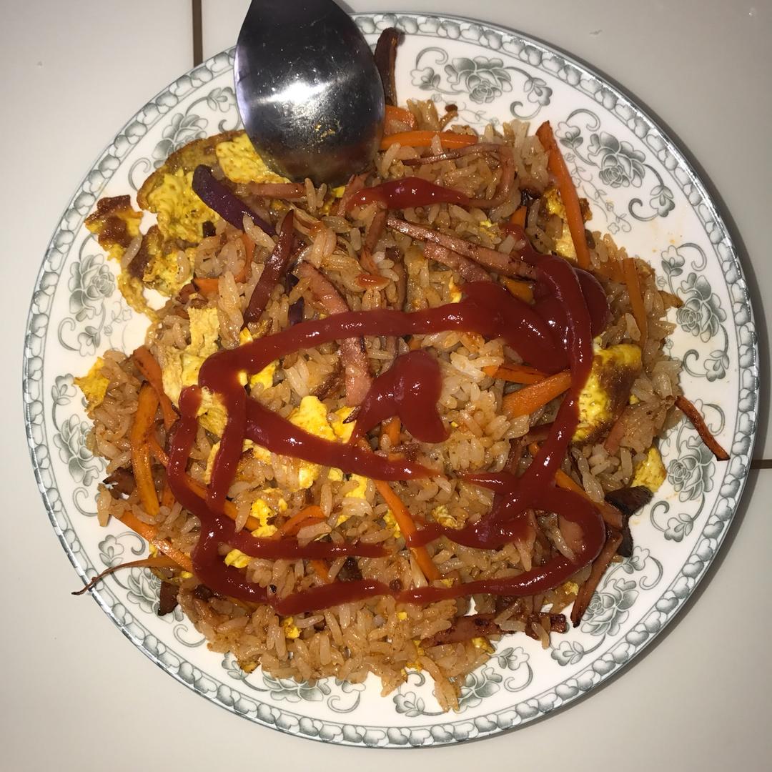 辣酱炒饭—请随意选用自己喜欢的食材哦～