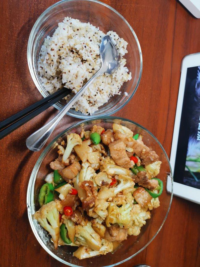 每次下馆子必点的脆脆的干锅花菜🙋