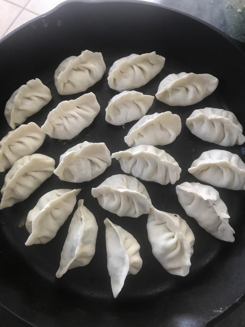 手工揉面三分钟，又韧又薄又好包的饺子皮